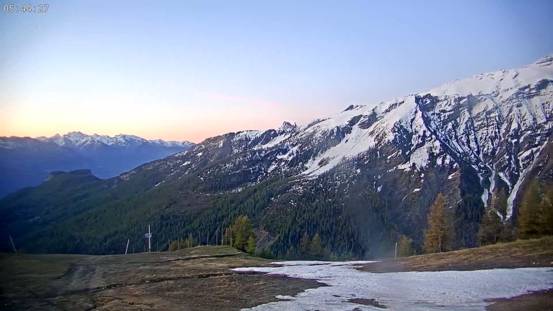 Puy-Saint-Vincent 2400 Ski Slopes & Alps Panoramic Live Cam - Briancon, Hautes-Alpes, Provence-Alpes-Cote d’Azur, France