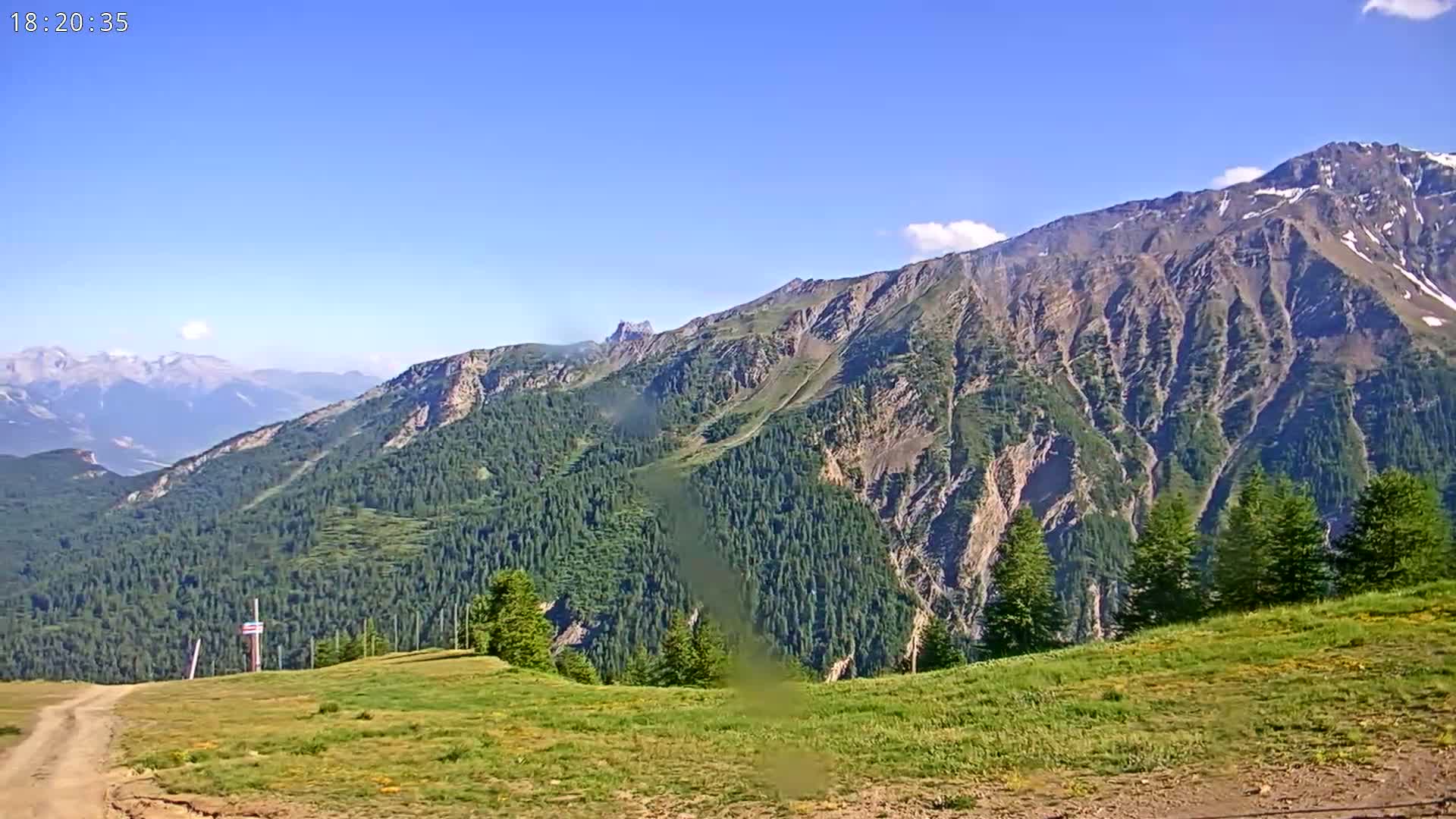 Puy-Saint-Vincent 2400 Ski Slopes & Alps Panoramic Live Cam - Briancon, Hautes-Alpes, Provence-Alpes-Cote d’Azur, France