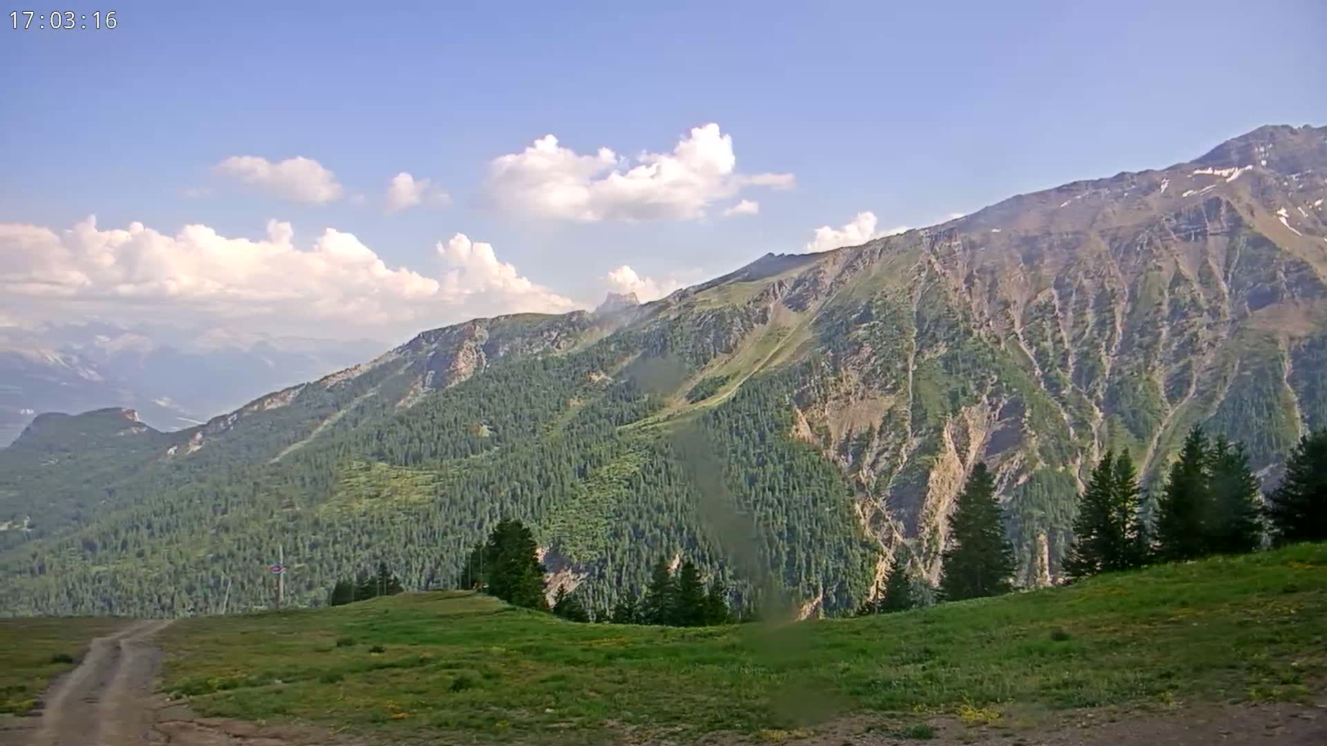 Puy-Saint-Vincent 2400 Ski Slopes & Alps Panoramic Live Cam - Briancon, Hautes-Alpes, Provence-Alpes-Cote d’Azur, France