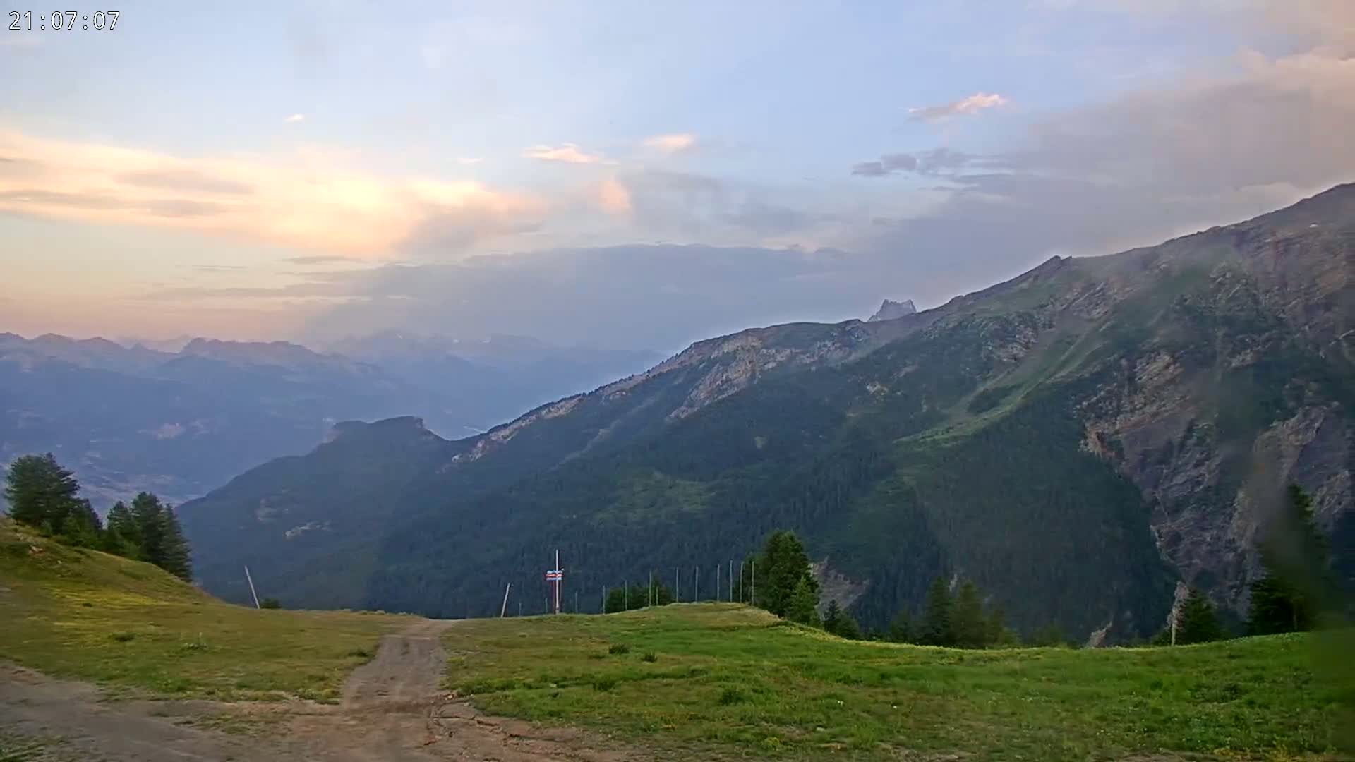 Puy-Saint-Vincent 2400 Ski Slopes & Alps Panoramic Live Cam - Briancon, Hautes-Alpes, Provence-Alpes-Cote d’Azur, France