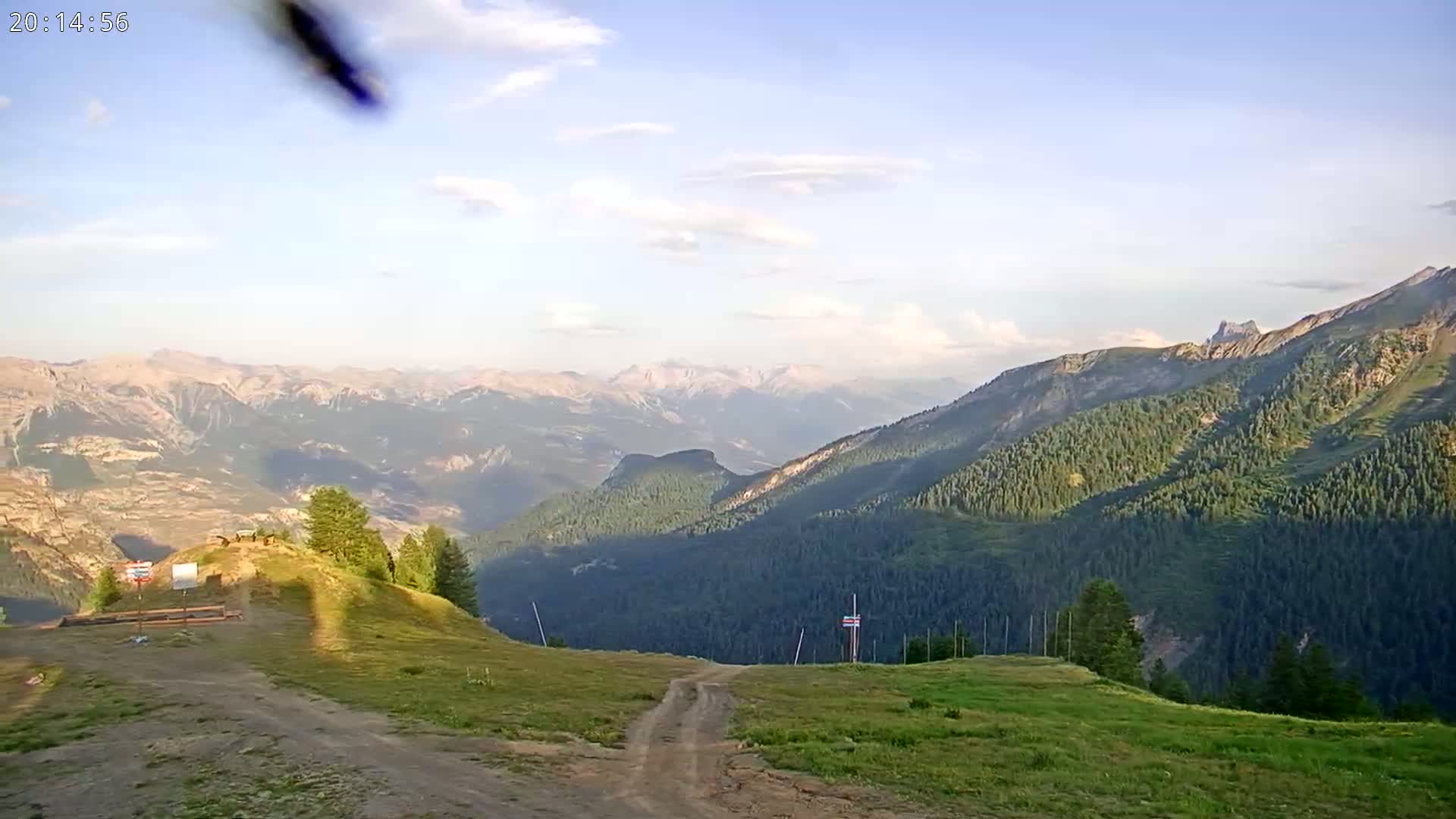 Puy-Saint-Vincent 2400 Ski Slopes & Alps Panoramic Live Cam - Briancon, Hautes-Alpes, Provence-Alpes-Cote d’Azur, France