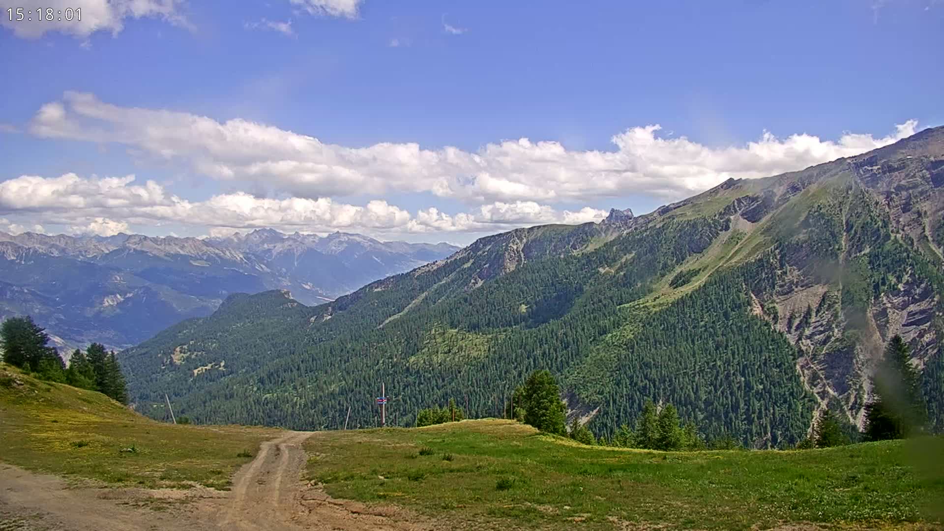 Puy-Saint-Vincent 2400 Ski Slopes & Alps Panoramic Live Cam - Briancon, Hautes-Alpes, Provence-Alpes-Cote d’Azur, France