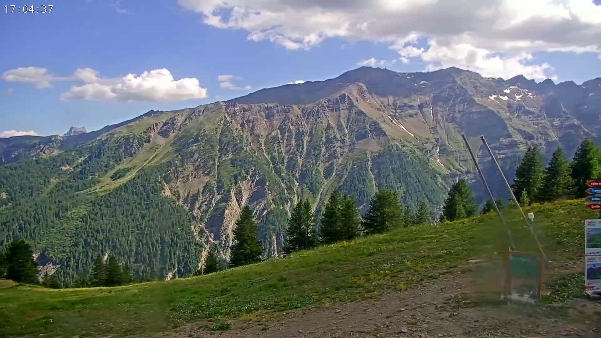 Puy-Saint-Vincent 2400 Ski Slopes & Alps Panoramic Live Cam - Briancon, Hautes-Alpes, Provence-Alpes-Cote d’Azur, France