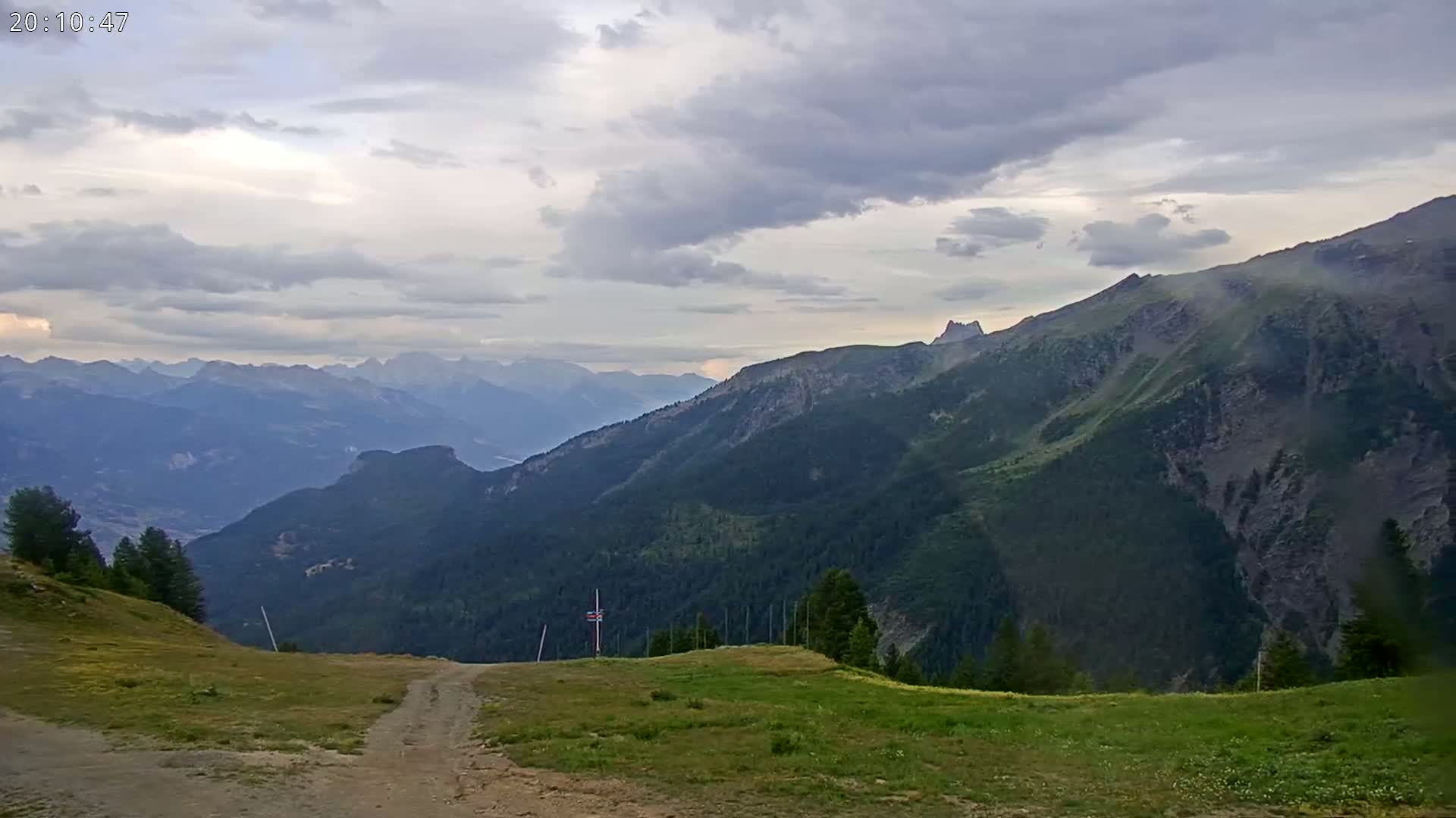 Puy-Saint-Vincent 2400 Ski Slopes & Alps Panoramic Live Cam - Briancon, Hautes-Alpes, Provence-Alpes-Cote d’Azur, France