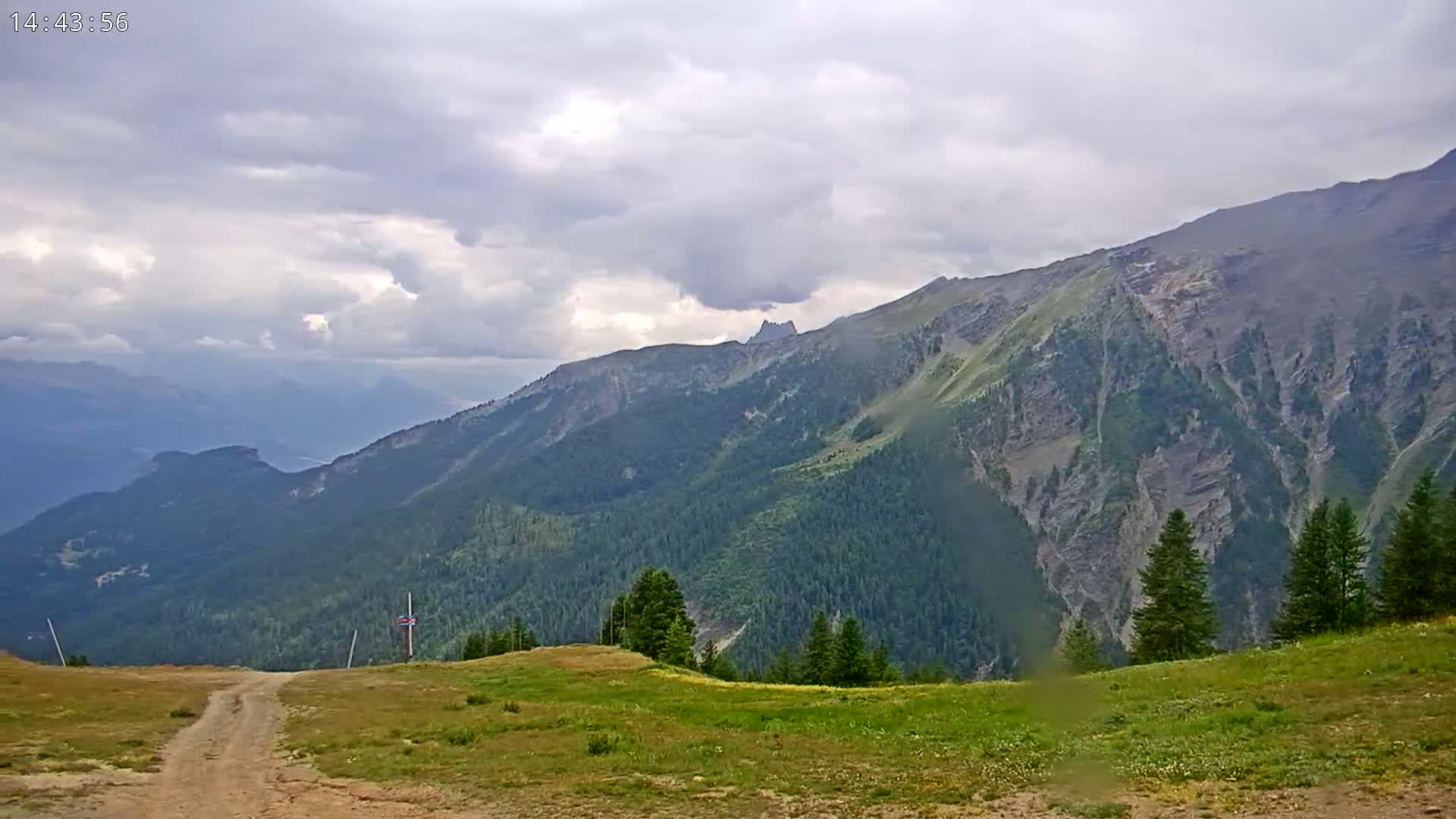 Puy-Saint-Vincent 2400 Ski Slopes & Alps Panoramic Live Cam - Briancon, Hautes-Alpes, Provence-Alpes-Cote d’Azur, France