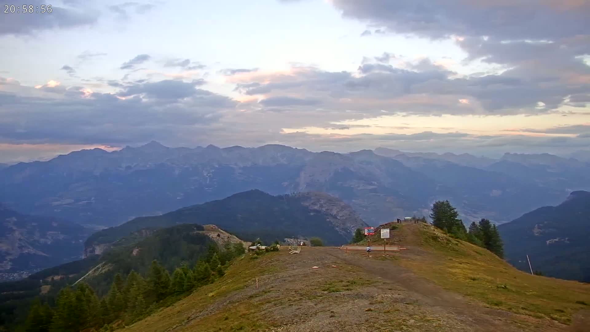 Puy-Saint-Vincent 2400 Ski Slopes & Alps Panoramic Live Cam - Briancon, Hautes-Alpes, Provence-Alpes-Cote d’Azur, France