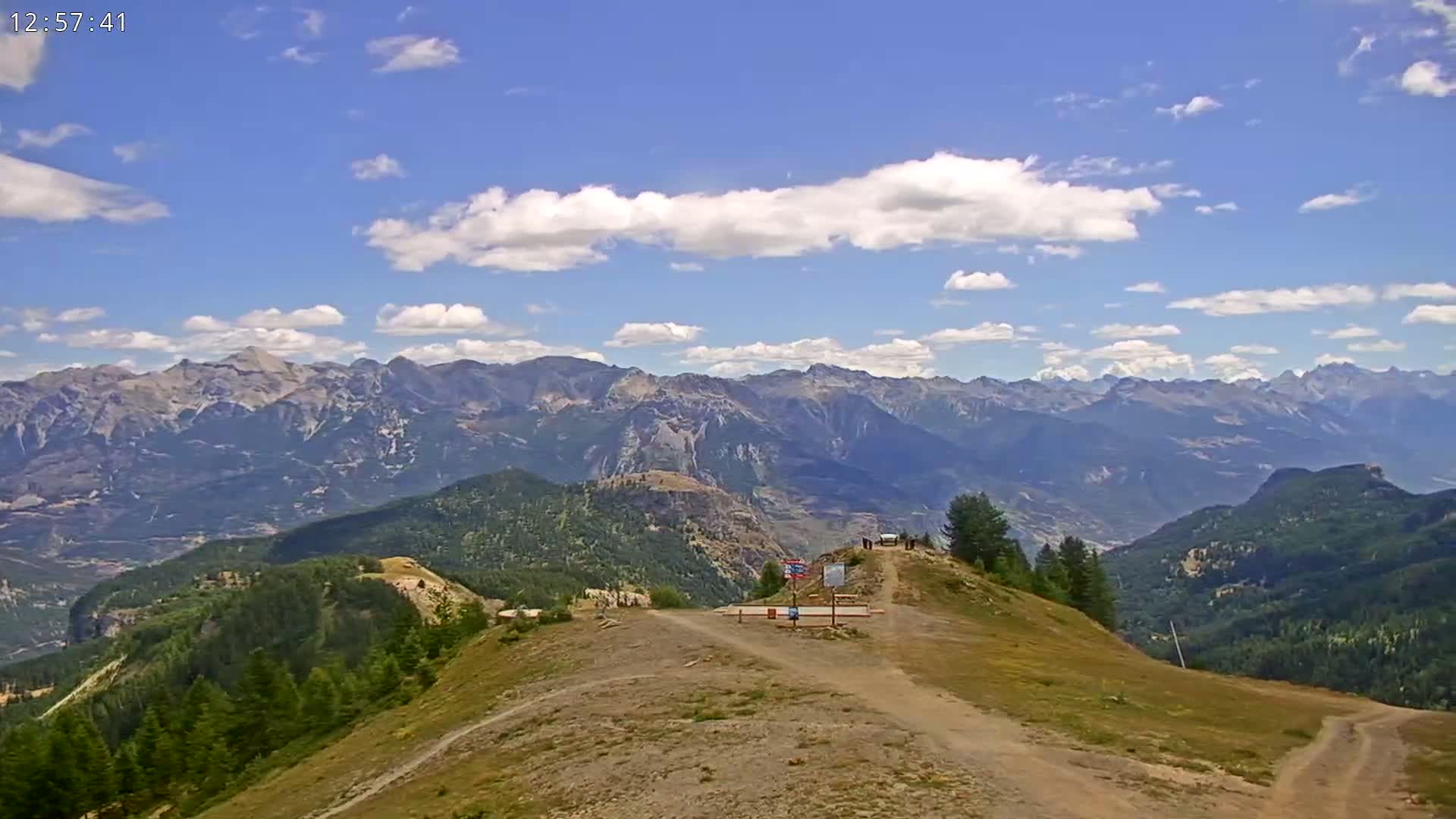 Puy-Saint-Vincent 2400 Ski Slopes & Alps Panoramic Live Cam - Briancon, Hautes-Alpes, Provence-Alpes-Cote d’Azur, France