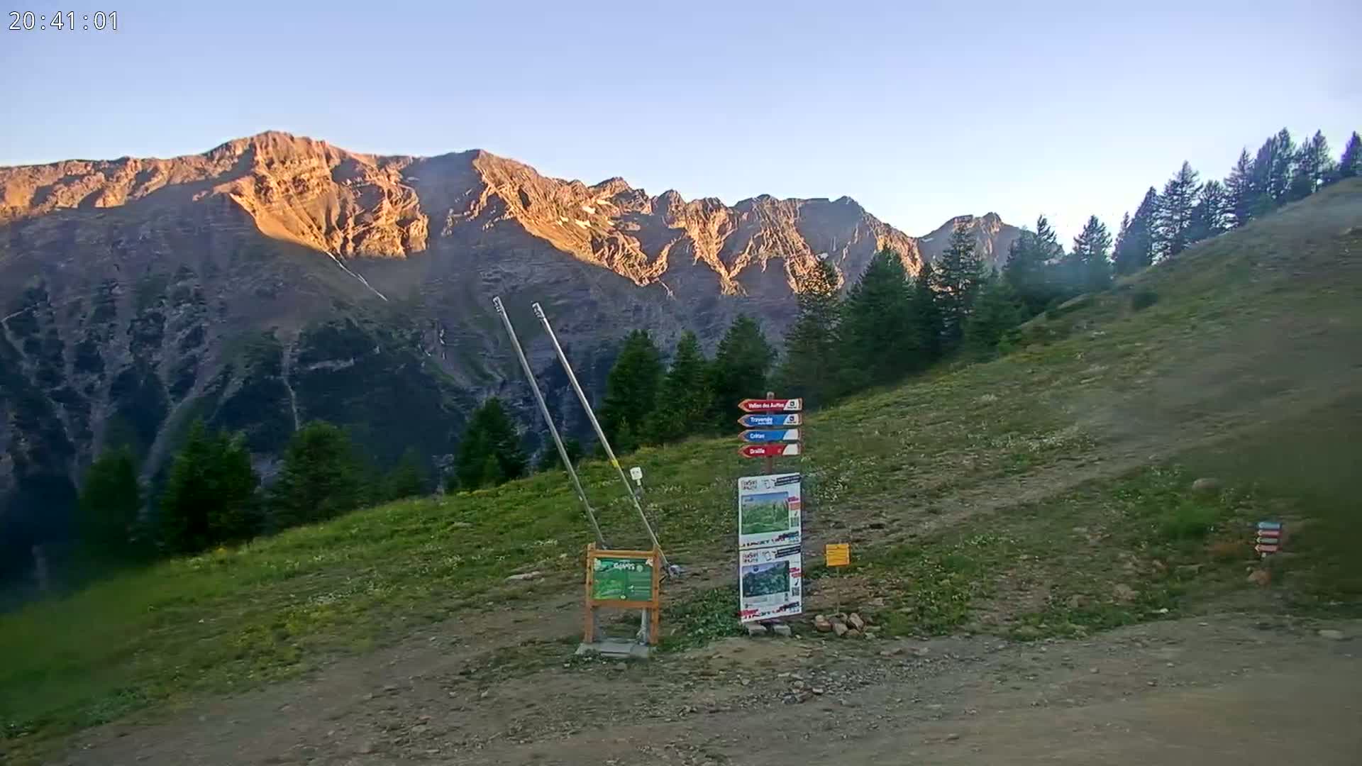 Puy-Saint-Vincent 2400 Ski Slopes & Alps Panoramic Live Cam - Briancon, Hautes-Alpes, Provence-Alpes-Cote d’Azur, France