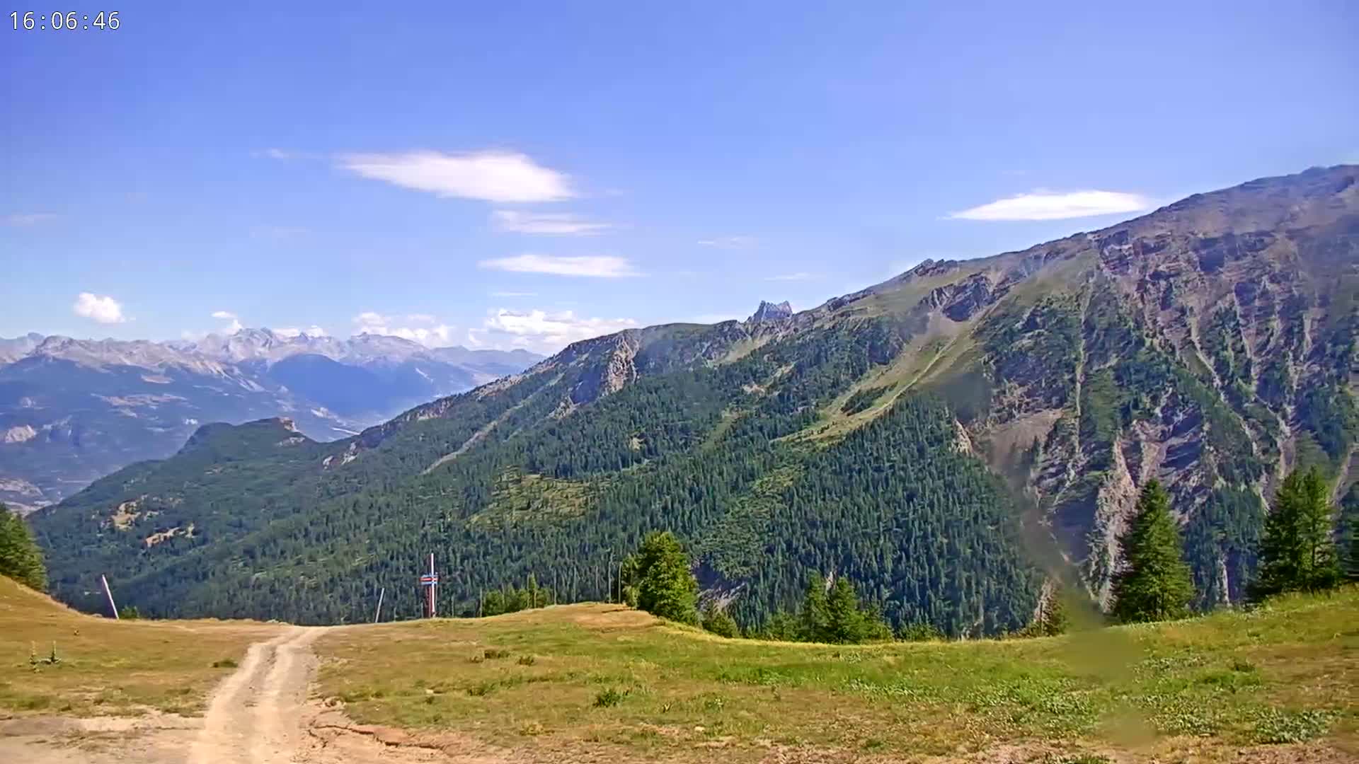 Puy-Saint-Vincent 2400 Ski Slopes & Alps Panoramic Live Cam - Briancon, Hautes-Alpes, Provence-Alpes-Cote d’Azur, France