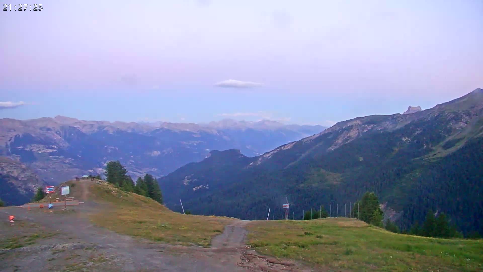 Puy-Saint-Vincent 2400 Ski Slopes & Alps Panoramic Live Cam - Briancon, Hautes-Alpes, Provence-Alpes-Cote d’Azur, France