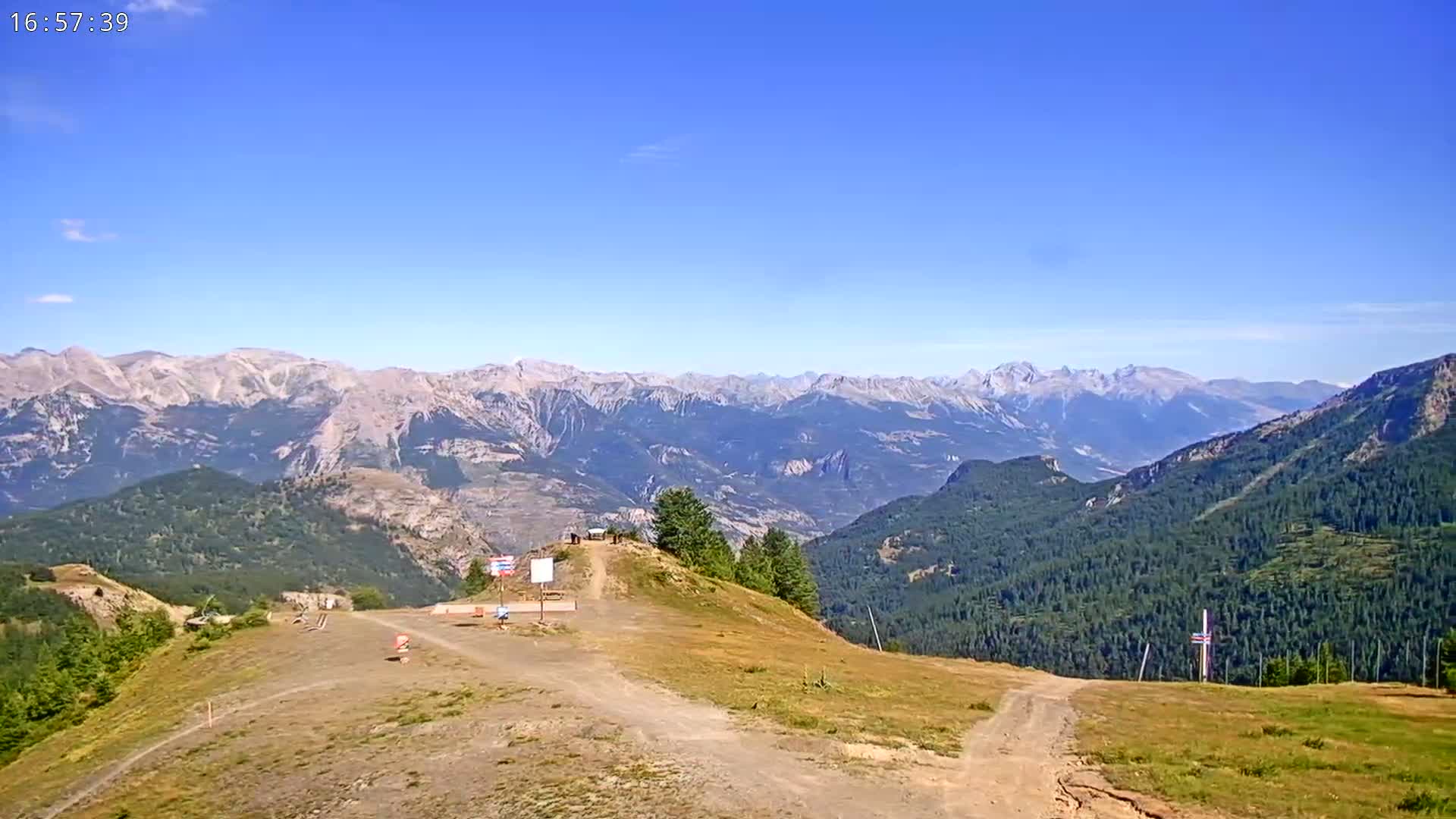 Puy-Saint-Vincent 2400 Ski Slopes & Alps Panoramic Live Cam - Briancon, Hautes-Alpes, Provence-Alpes-Cote d’Azur, France