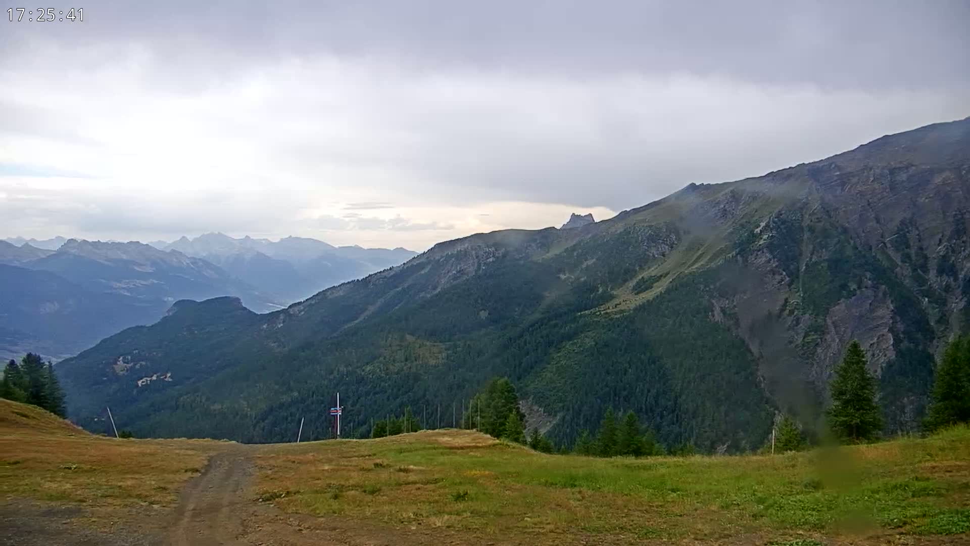 Puy-Saint-Vincent 2400 Ski Slopes & Alps Panoramic Live Cam - Briancon, Hautes-Alpes, Provence-Alpes-Cote d’Azur, France