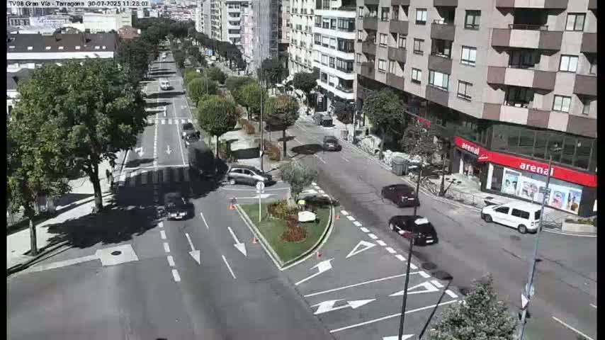 Vigo, Gran Via Avenue & Rua de Tarragona Avenue Live Cam - Pontevedra, Galicia, Spain