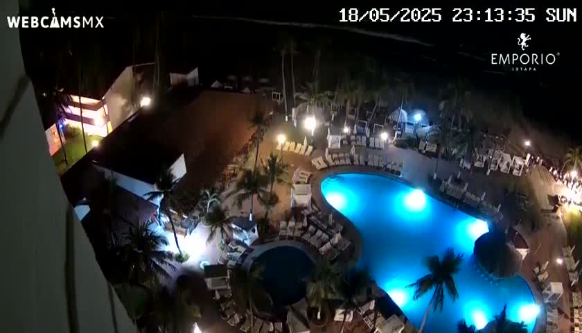 Ixtapa Zihuatanejo, Playa Thalia Beach live Cam - Zihuatanejo de Azueta, Guerrero, Mexico