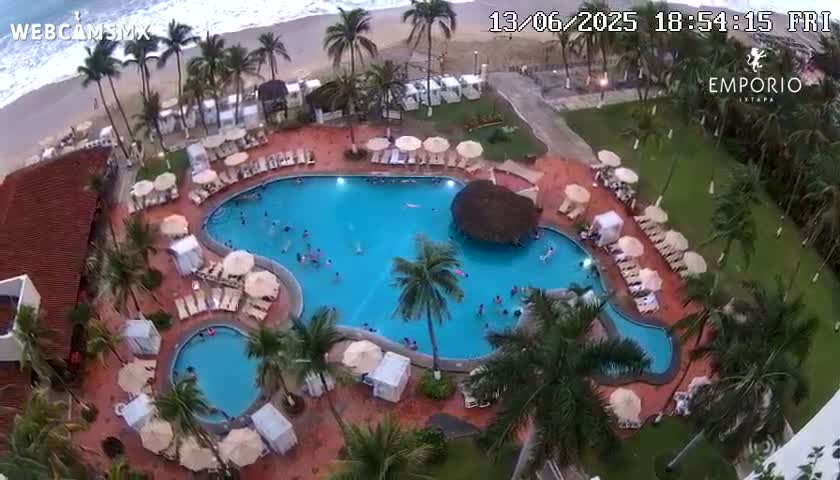 Ixtapa Zihuatanejo, Playa Thalia Beach live Cam - Zihuatanejo de Azueta, Guerrero, Mexico