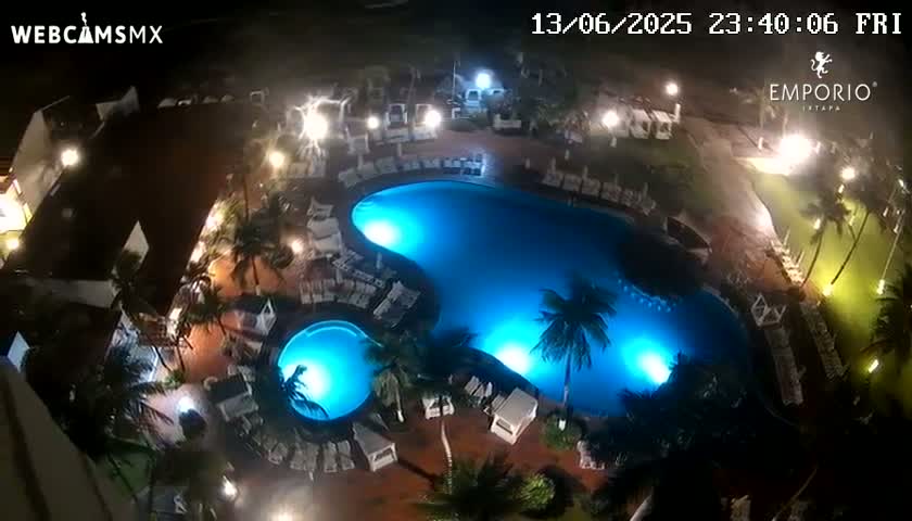 Ixtapa Zihuatanejo, Playa Thalia Beach live Cam - Zihuatanejo de Azueta, Guerrero, Mexico