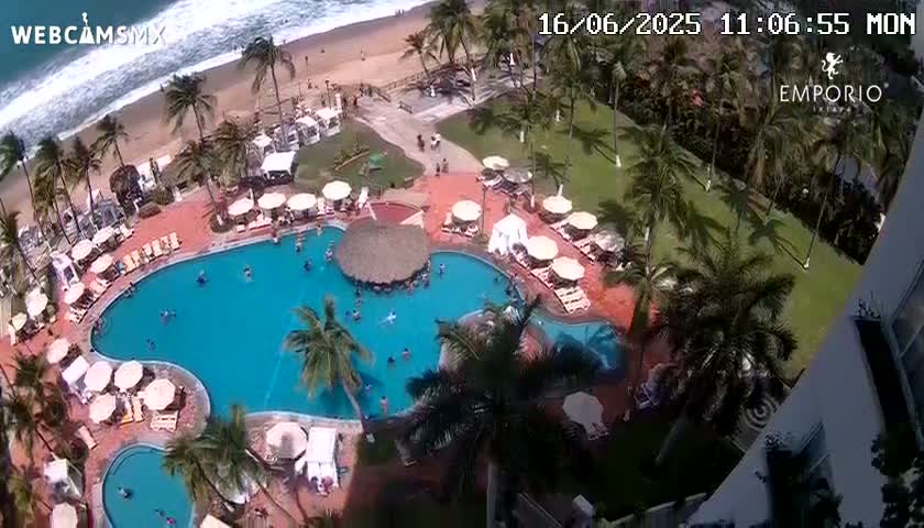 Ixtapa Zihuatanejo, Playa Thalia Beach live Cam - Zihuatanejo de Azueta, Guerrero, Mexico