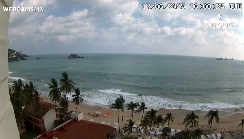 Ixtapa Zihuatanejo, Playa Thalia Beach live Cam - Zihuatanejo de Azueta, Guerrero, Mexico