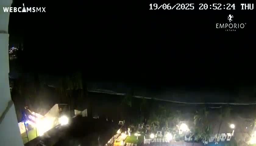 Ixtapa Zihuatanejo, Playa Thalia Beach live Cam - Zihuatanejo de Azueta, Guerrero, Mexico