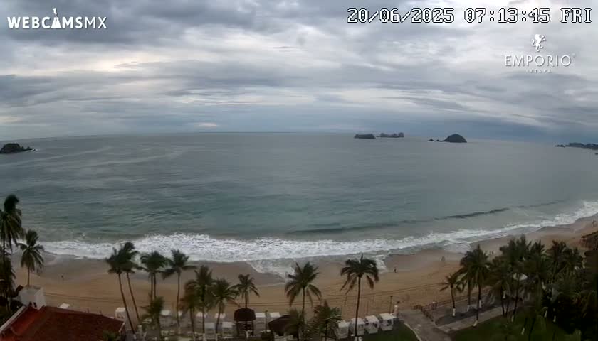 Ixtapa Zihuatanejo, Playa Thalia Beach live Cam - Zihuatanejo de Azueta, Guerrero, Mexico