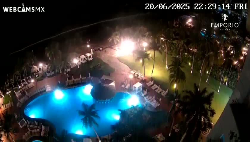 Ixtapa Zihuatanejo, Playa Thalia Beach live Cam - Zihuatanejo de Azueta, Guerrero, Mexico
