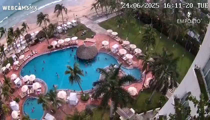 Ixtapa Zihuatanejo, Playa Thalia Beach live Cam - Zihuatanejo de Azueta, Guerrero, Mexico