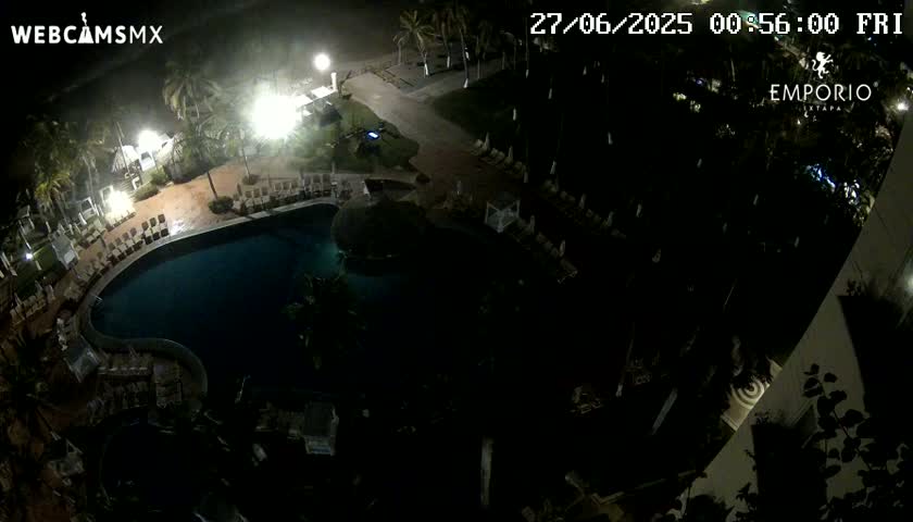 Ixtapa Zihuatanejo, Playa Thalia Beach live Cam - Zihuatanejo de Azueta, Guerrero, Mexico
