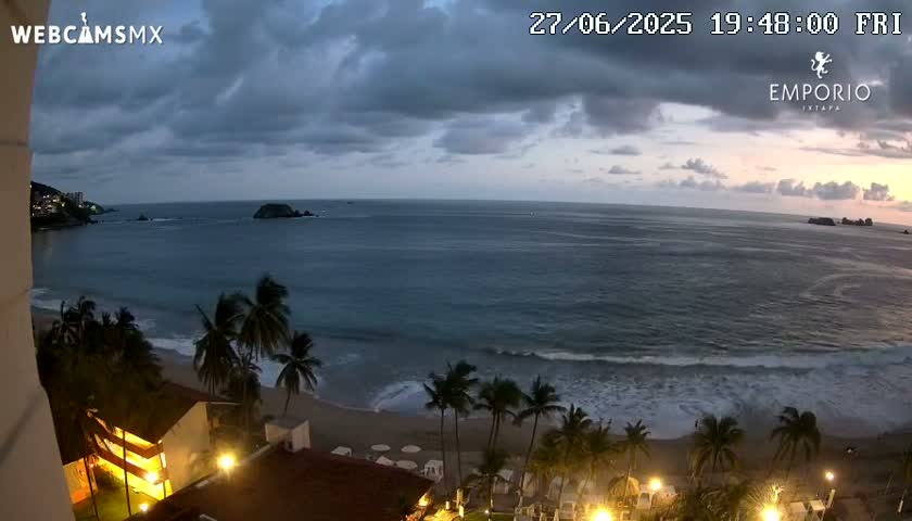 Ixtapa Zihuatanejo, Playa Thalia Beach live Cam - Zihuatanejo de Azueta, Guerrero, Mexico