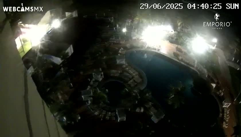 Ixtapa Zihuatanejo, Playa Thalia Beach live Cam - Zihuatanejo de Azueta, Guerrero, Mexico