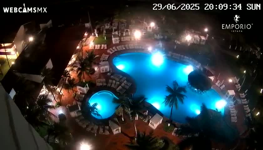 Ixtapa Zihuatanejo, Playa Thalia Beach live Cam - Zihuatanejo de Azueta, Guerrero, Mexico