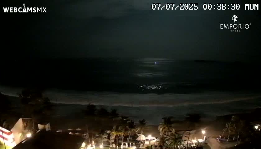 Ixtapa Zihuatanejo, Playa Thalia Beach live Cam - Zihuatanejo de Azueta, Guerrero, Mexico