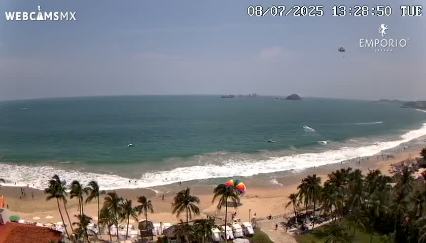 Ixtapa Zihuatanejo, Playa Thalia Beach live Cam - Zihuatanejo de Azueta, Guerrero, Mexico