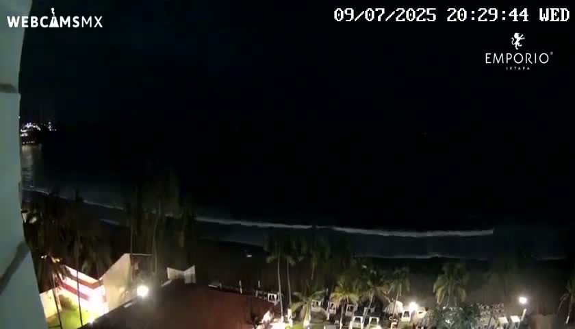 Ixtapa Zihuatanejo, Playa Thalia Beach live Cam - Zihuatanejo de Azueta, Guerrero, Mexico