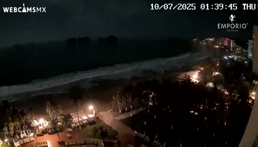 Ixtapa Zihuatanejo, Playa Thalia Beach live Cam - Zihuatanejo de Azueta, Guerrero, Mexico