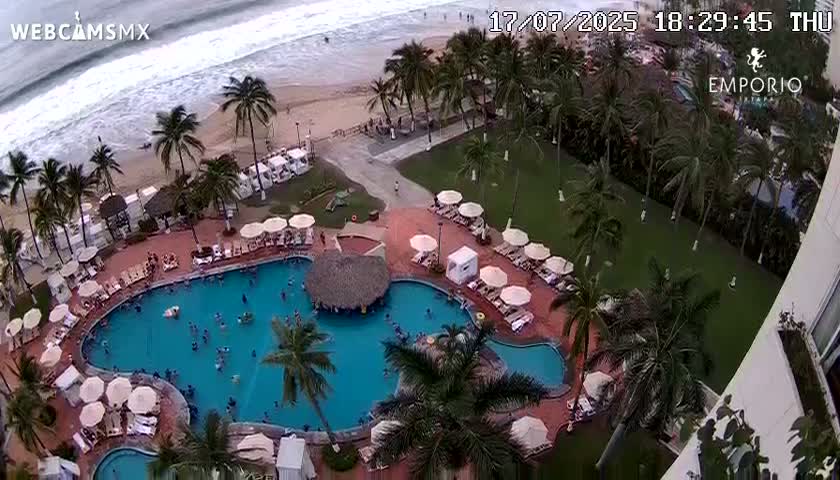 Ixtapa Zihuatanejo, Playa Thalia Beach live Cam - Zihuatanejo de Azueta, Guerrero, Mexico