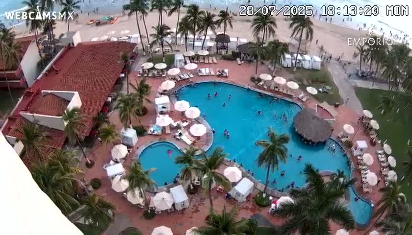 Ixtapa Zihuatanejo, Playa Thalia Beach live Cam - Zihuatanejo de Azueta, Guerrero, Mexico