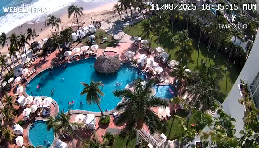 Ixtapa Zihuatanejo, Playa Thalia Beach live Cam - Zihuatanejo de Azueta, Guerrero, Mexico
