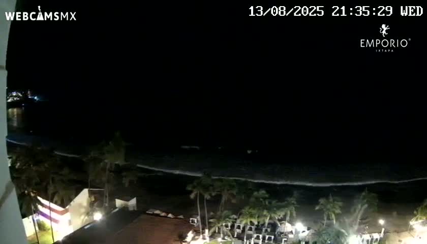 Ixtapa Zihuatanejo, Playa Thalia Beach live Cam - Zihuatanejo de Azueta, Guerrero, Mexico