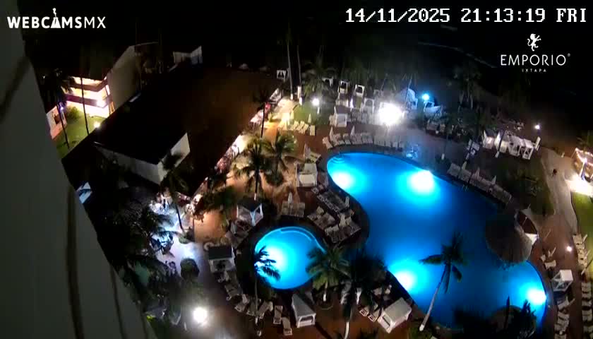 Ixtapa Zihuatanejo, Playa Thalia Beach live Cam - Zihuatanejo de Azueta, Guerrero, Mexico