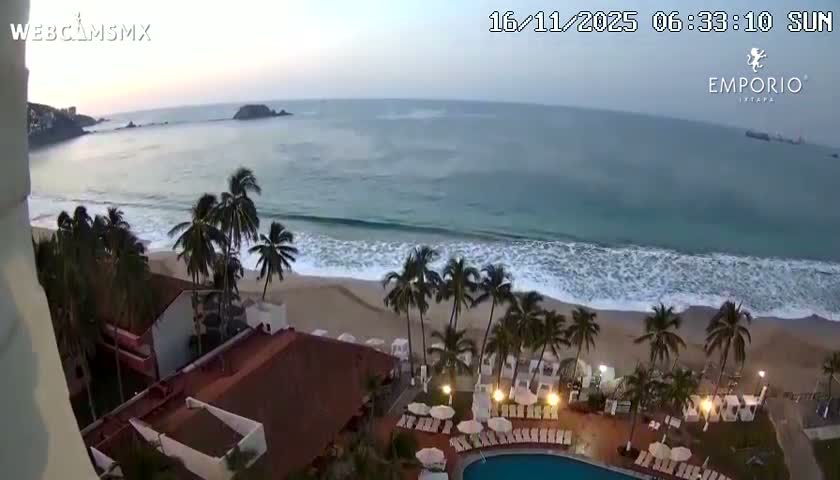 Ixtapa Zihuatanejo, Playa Thalia Beach live Cam - Zihuatanejo de Azueta, Guerrero, Mexico