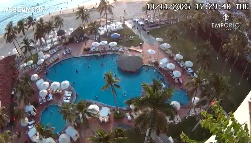 Ixtapa Zihuatanejo, Playa Thalia Beach live Cam - Zihuatanejo de Azueta, Guerrero, Mexico