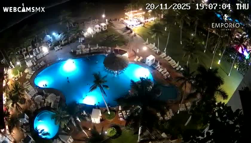 Ixtapa Zihuatanejo, Playa Thalia Beach live Cam - Zihuatanejo de Azueta, Guerrero, Mexico