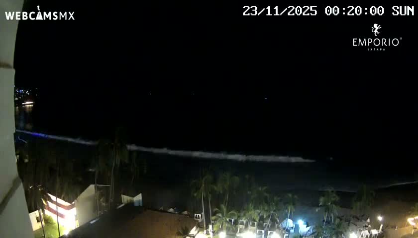 Ixtapa Zihuatanejo, Playa Thalia Beach live Cam - Zihuatanejo de Azueta, Guerrero, Mexico