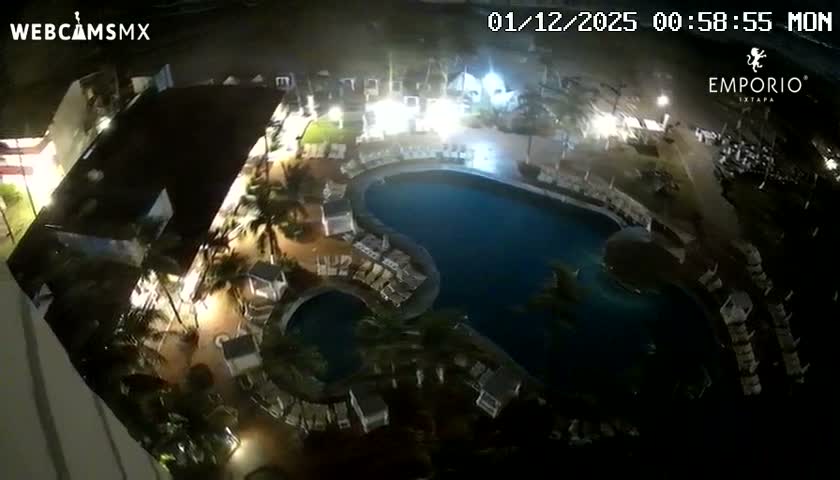 Ixtapa Zihuatanejo, Playa Thalia Beach live Cam - Zihuatanejo de Azueta, Guerrero, Mexico