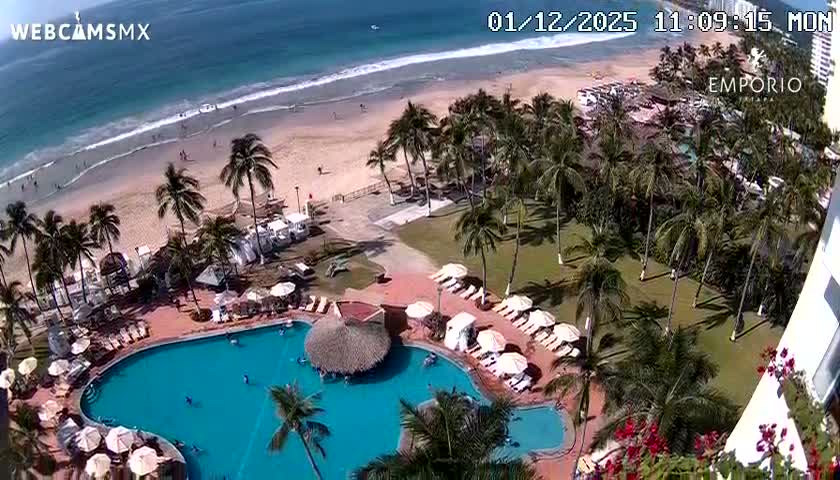 Ixtapa Zihuatanejo, Playa Thalia Beach live Cam - Zihuatanejo de Azueta, Guerrero, Mexico