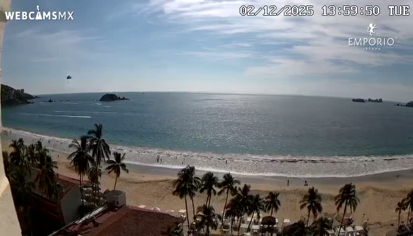 Ixtapa Zihuatanejo, Playa Thalia Beach live Cam - Zihuatanejo de Azueta, Guerrero, Mexico