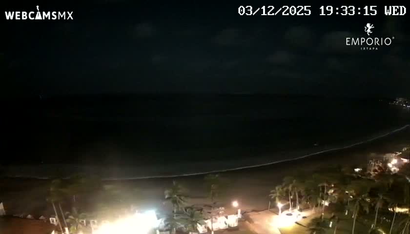 Ixtapa Zihuatanejo, Playa Thalia Beach live Cam - Zihuatanejo de Azueta, Guerrero, Mexico