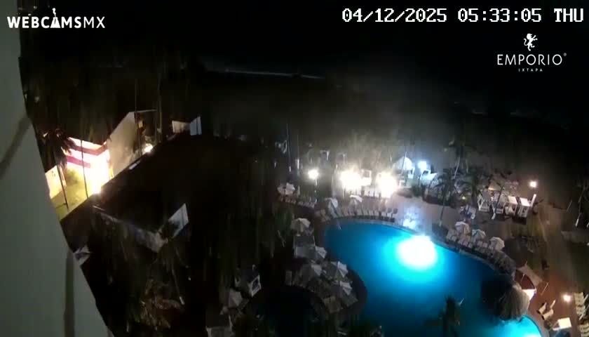 Ixtapa Zihuatanejo, Playa Thalia Beach live Cam - Zihuatanejo de Azueta, Guerrero, Mexico