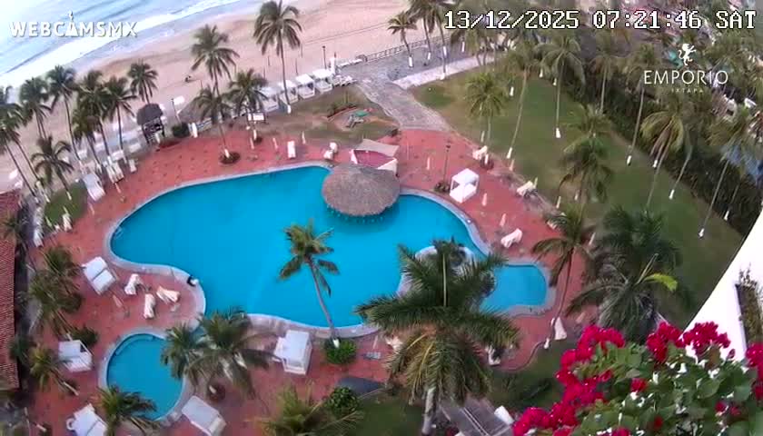 Ixtapa Zihuatanejo, Playa Thalia Beach live Cam - Zihuatanejo de Azueta, Guerrero, Mexico