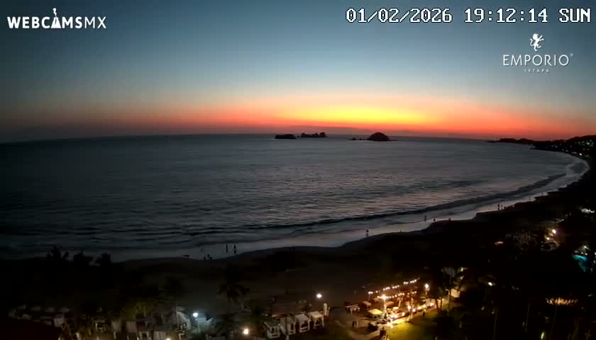 Ixtapa Zihuatanejo, Playa Thalia Beach live Cam - Zihuatanejo de Azueta, Guerrero, Mexico